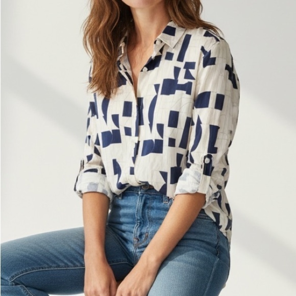 CROSBY by Mollie Burch White Button-Up Shirt with Navy Geometric Print
